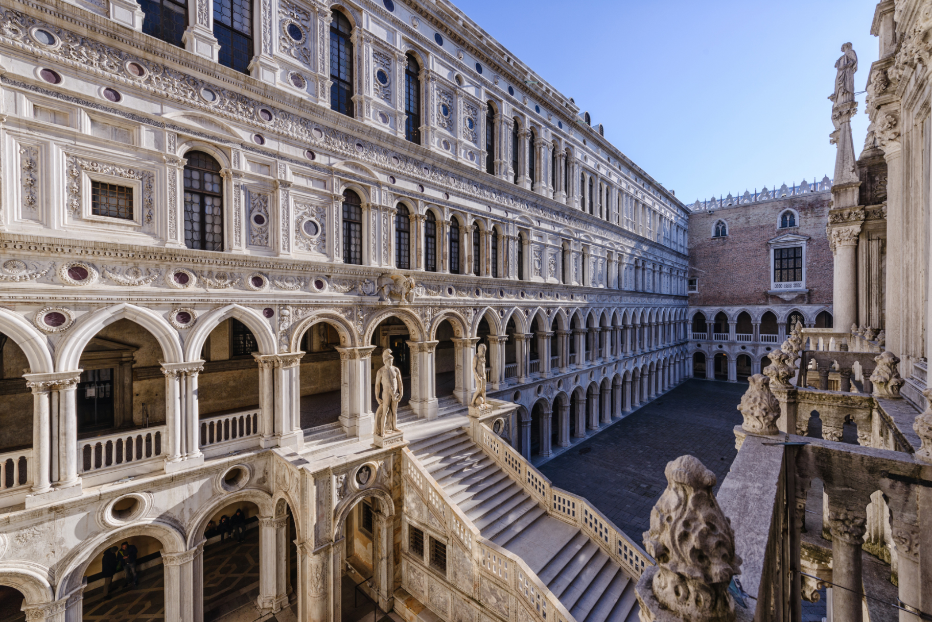 cortile palazzo ducale