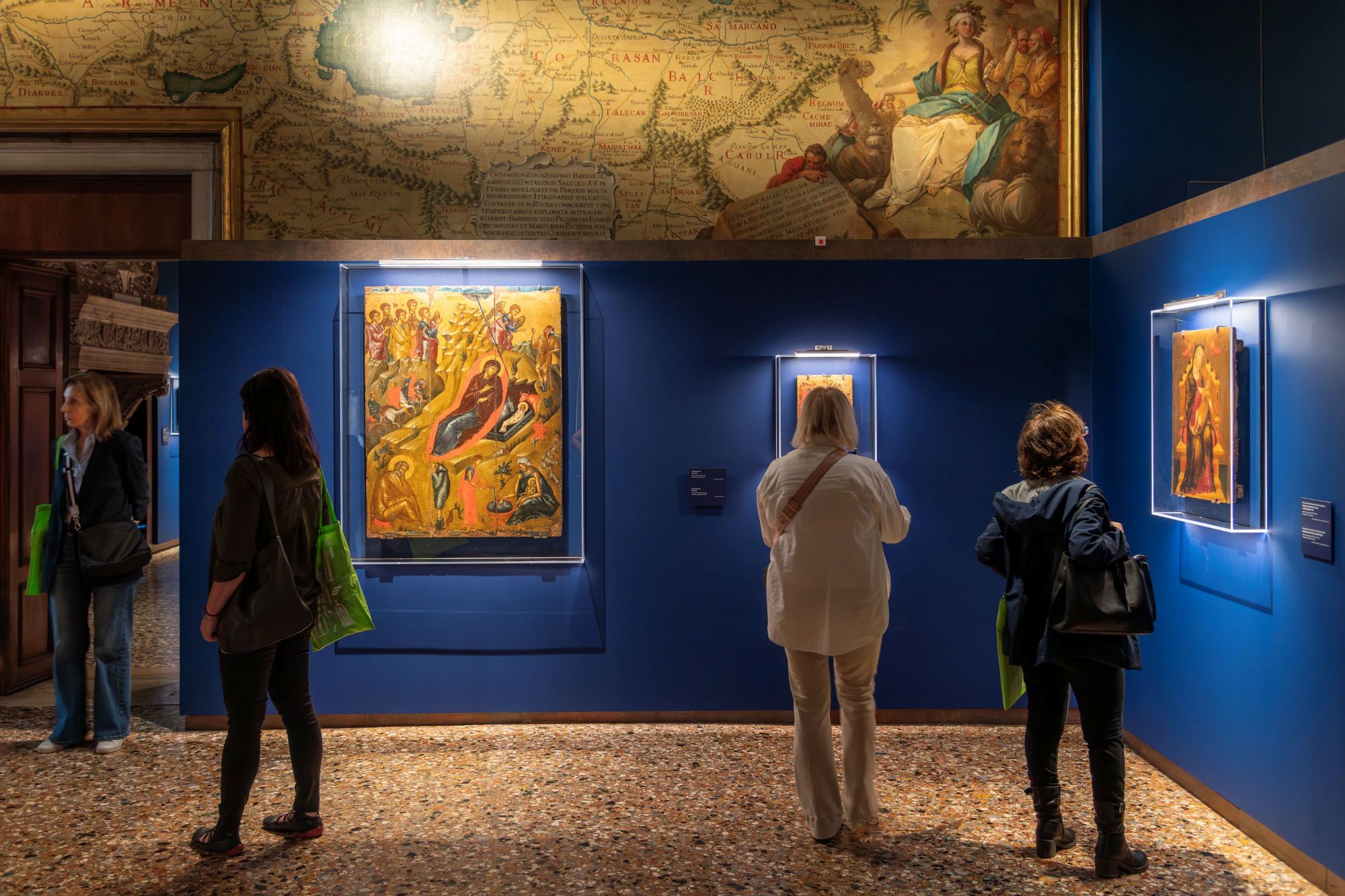 Veduta della Mostra Oro dipinto a Palazzo Ducale