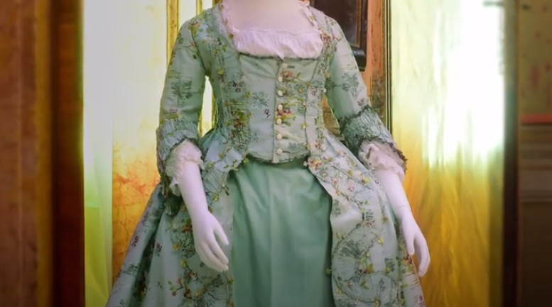 Copertina Scrigni veneziani, Andrienne