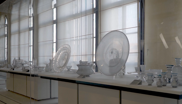 Copertina Scrigni veneziani, il vetro trasparente