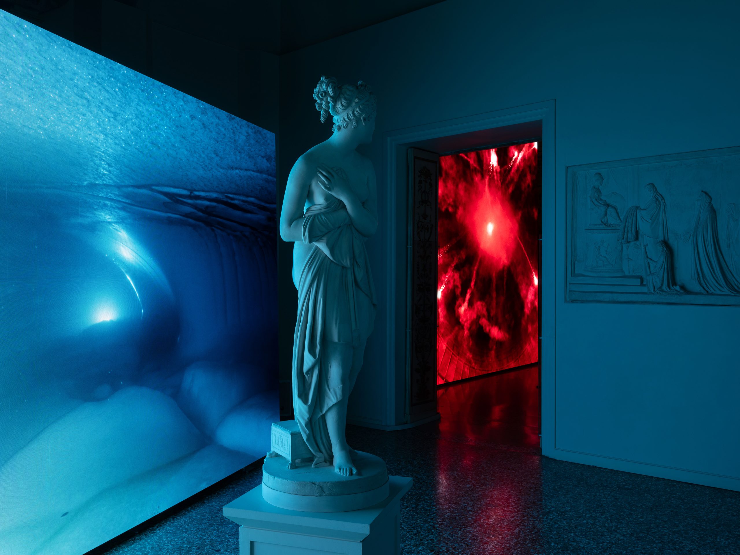 Julian Charriere al Museo Correr, exhibition view della mostra Spiral Economy, Charriere and Canova, 2026